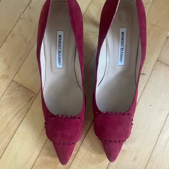 Manolo Blahnik Red Suede Pump - Picture 1 of 4